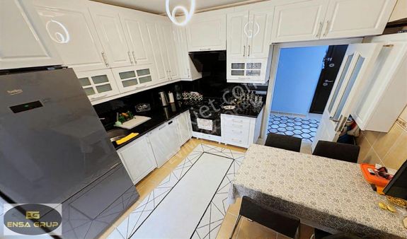 Ayvalı Kapalı Pazar Yakını Bulvar Üzeri Kat Konumlu Net 140 M2 !