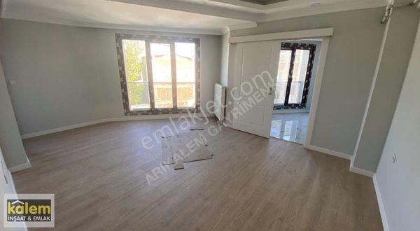 Esenler Tuna Mahallesinde Satılık Sıfır Ara Kat Daire