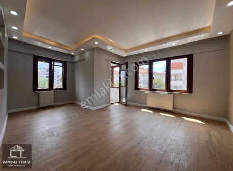 Ct Emlak'tan Maltepe/altıntepe'de Minibüs Cad. Üzeri Satılık 2+1