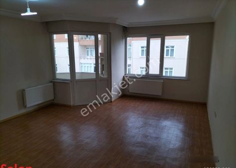 100. Yılda Merkezi Konumda Sitede Ara Kat İskanlı Ferah Daire