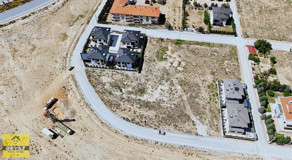 Abdülhamidhan Caddesine Cephe Müstakil Yatırımlık Arsa