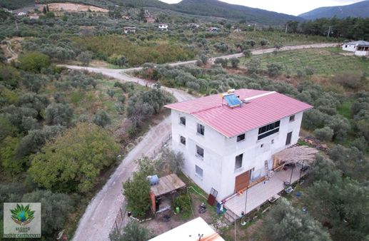 Pasifikten Kemalpaşada Satılık 4.280 M² Arazi Ve Tripleks 2 Ev