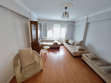 Yeşilyurt Ulu Önder Cadde Üzeri Saim Çıkırıkçı Cadde Yanında 3+1 Arakat Doğalgazlı Satılık Daire