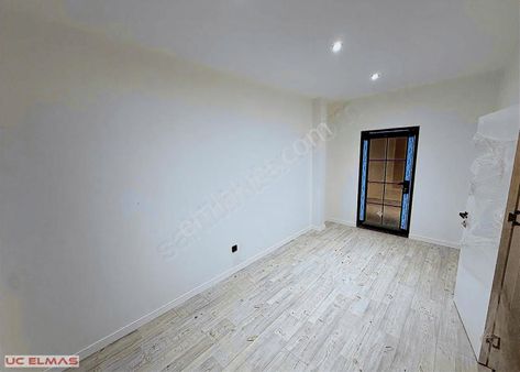 Üç Elmastan Kemalpaşa Mahallesi 4+1 Satılık Müthiş Villa