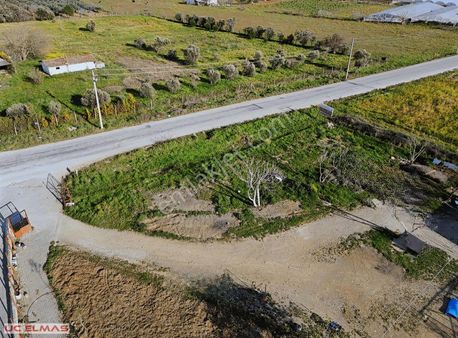 Üç Elmastan Depolamaya Uygun Su Yolunda 1.500 M² Muhteşem Arazi