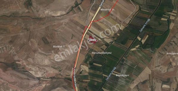 Şarkışla Yolunda Su Kanalı Yanında 10.496 M² Tarla