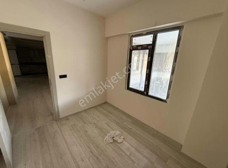 Karşıyakada Satılık 1+1