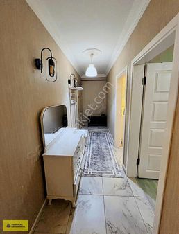 Esenevler'de Abonelikleri Açık Mutfak Ayrı Kiralık Eşyalı 1+1