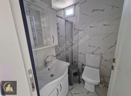 Çarşı Merkez Beşiktaş ' Da Eşyalı Satılık Yatırımlık 2+0 Daire