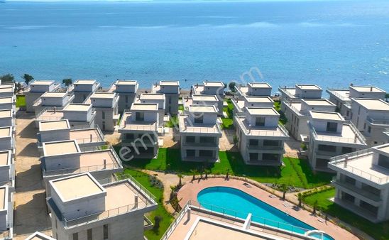 Ayanoğlundan Fenerde Denize Sıfır Proje İçinde 5+1 Satılık Villa