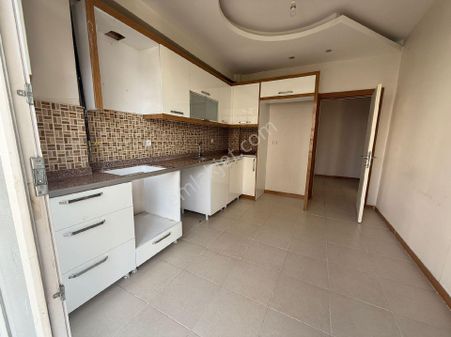 Hızlı 21 Gayrimenkul'den Paris Düğün Salonu Civarı 3+1 Satılık Daire