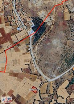 Köy Yakını Emsalsiz Arazi