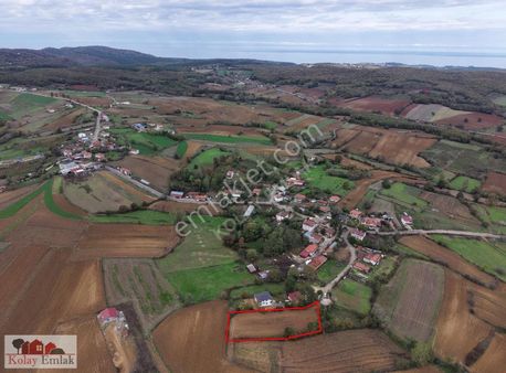 Kolay Emlak'tan Kerpede 2.576 M² Yollu Tarla Sahile 3.5 Km