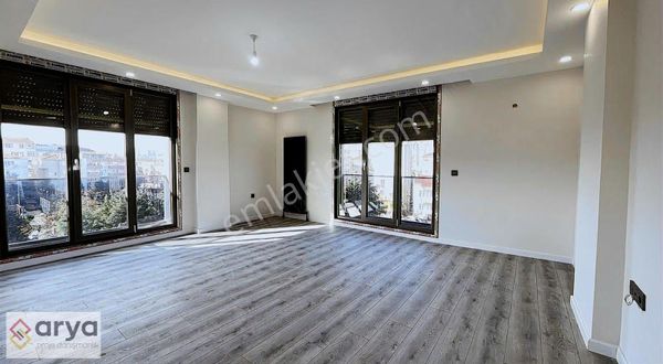 Bölgenin En Prestijli Sıfır Binasında,lüks Kiralık 2+1 Daireler