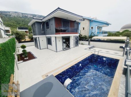 Akbük'te Tam Müstakil Villa Havuzlu Lüx Villa !