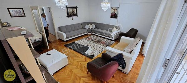 Karşıyaka Tuna Mahallesinde Park Karşısı Yüksek Zemin 2+1 Daire