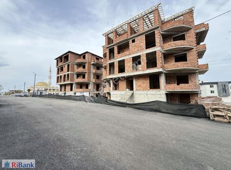 Merkezi Lokasyonda Asansörlü Satılık 2+1 Eğimsiz Çatı Dubleks