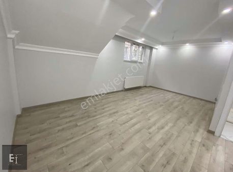 Eray Emlak'tan 2+1 85m2 Tek Daire Üzeri Bahçekatı Meydan Konumlu