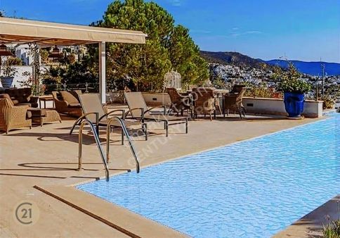Century21 Point'den Bodrum Kale Ve Deniz Manzaralı Villa