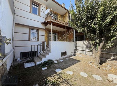 Koç Gayrimenkul'den Cadde Cepheli 3+2 Satılık Masrafsız Müstakil