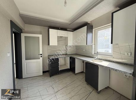 Zirve'den Yeşiltepe Mahallesi Site Tadında 3+1 Sıfır Yapılıdaire