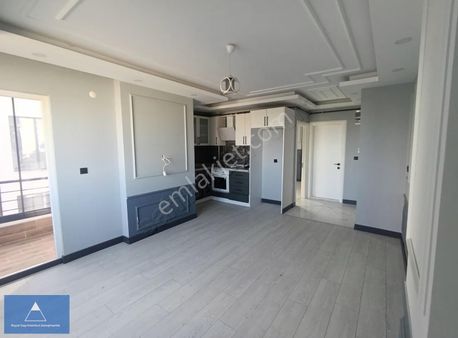 Körfez'de Tramvaya Yürüme Mesafesinde 1+1 Kiralık Daire