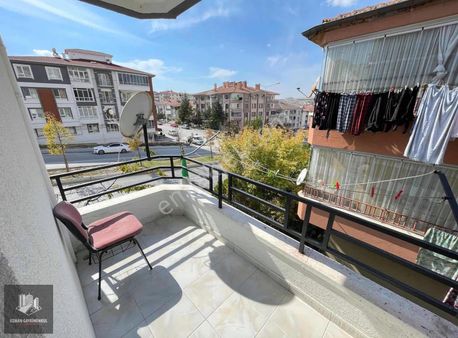 Eymir Şafak Mh 1. Kat Cadde Üzeri Ön Cephe Güney 3+1