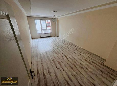 Şekerden Kiralık Emek Mah. Kapalı Pazar Yakını 2+1 100 M² Daire