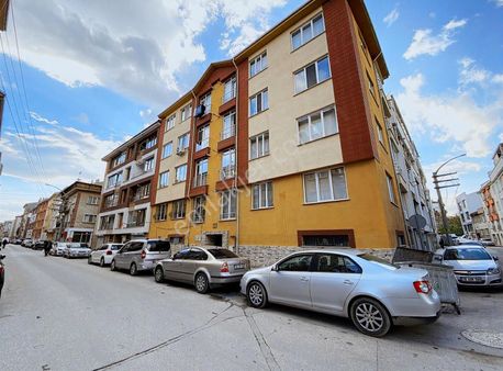 Çırağan Emlak'tan Hayriye Mah.hatboyu Yakını 2+1 Daire