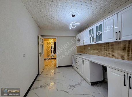 Altın Ova'dan Yatrıma Uygun Cadde Üzeri 3.5+1 Fırsat Dairesi !!!