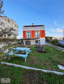 Bereket Emlaktan Geniş Bahçeli Müstakil Villa