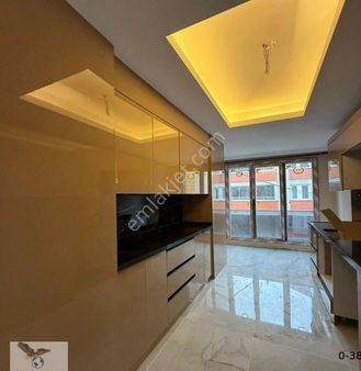 Avcılar Ambarlıda Sıfır 3+1 Lüx Satılık Ara Kat Daire