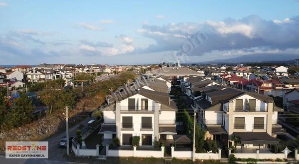 Kocaalide Satılık 5+1 Müstakil Girişli,havuzlu,lüks Tripleks