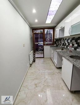 Gültepe'de Yeni Bina Metrobüse Yakın 2+1 Satılık Daire