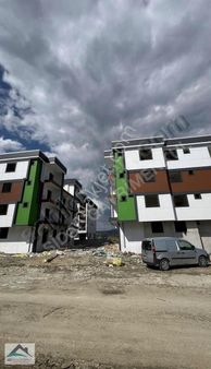 Muradiye Mahallesi Üniversite Yolunda Sıfır Havuzlu