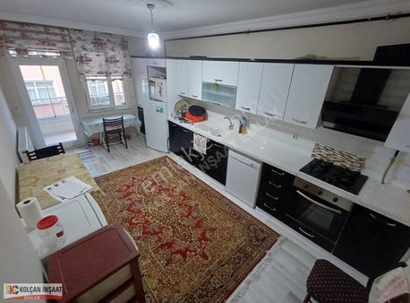 Kolçan Emlak'tan Yenidoganda Eşyalı Satılık 3+1 Daire