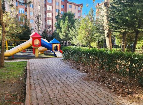 Esenkent Kamelya Sağlıkçılar Sitesinde 3+1 Satılık Daire