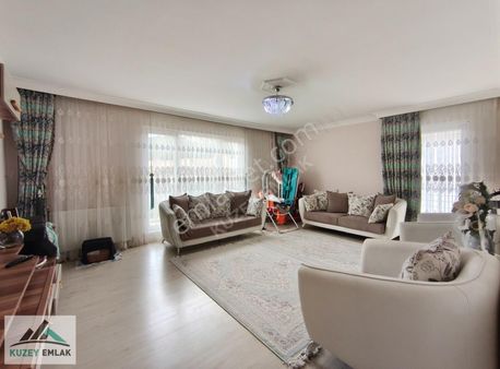 Karapürçek Mahallesinde Geniş Manzaralı Asansörlü 4+1 Daire