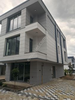 Buyukcekmece Kumburgazda Satılık Vılla