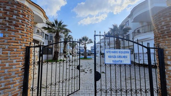 Didim, Sağtur'da,havuzlu Site İçerisinde Satılık Tripleks Villa
