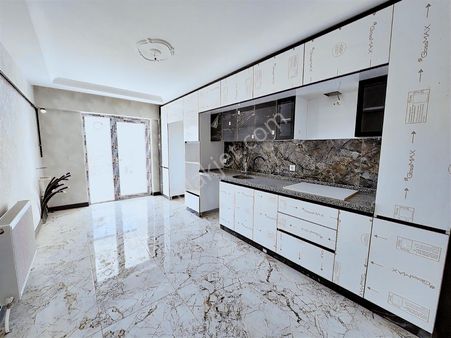 Tanrıverdi'den Satılık Atatürk Mah Merkezde Arakat 4+1 Daire