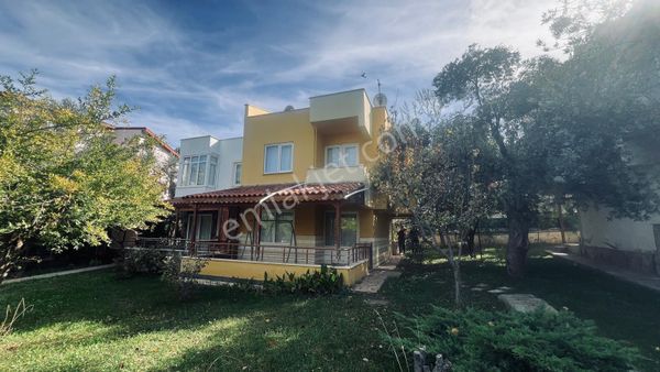 Cb King'den Burhaniye/pelitköy Palmiye Sitesi Satılık Villa