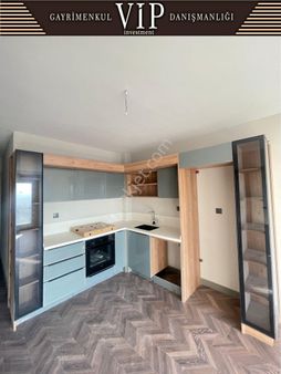 Cumhuriyet Mahallesi – Ap İst Port Sitesi’nde Büyük Tip Satılık 1+1 Daire