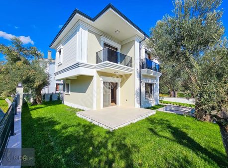 Kerim'den Küçükkuyu Satılık Müstakil , Otoparklı Lüx 3+1 Villa