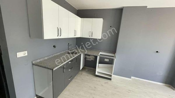 Adana Sarıçam Osmangazi De Geniş Oturumlu 1+1 Satılık Köşe Daire