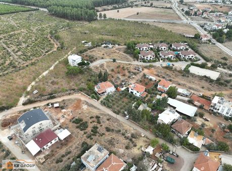 Döşemealtı-yalınlı Mah. Satılık 566mt2 Villa Parseli
