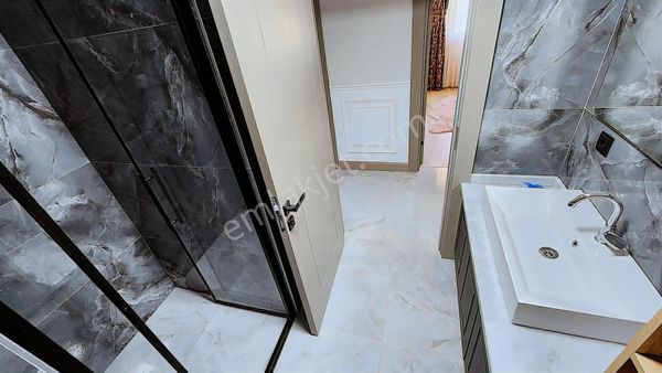 Yenimahalle Avcılar Mahallesinde Ön Cephe Satılık 4+1 Daire