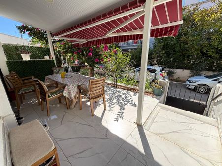 Seferihisar Doğanbey'de Plaja 500 M Ferah 3+1 Satılık Villa