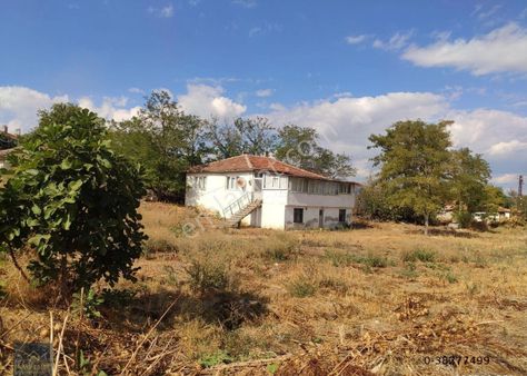 Edirne Lalapaşa Ortakçı Köy İçinde, Mükemmel Konumda Fırsat Fiyata Satılık Müstakil Ev, İmarlı Arsa