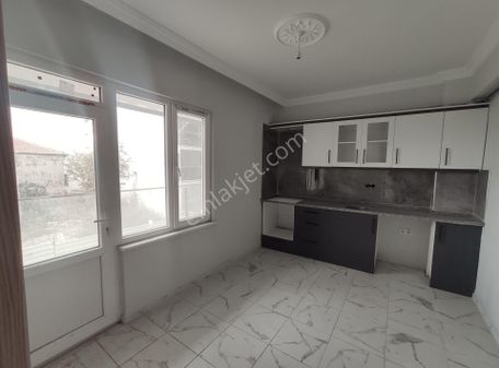 Edirne Merkez Abdurrahman Mahallesi Sıfır Aydınlık Ferah Geniş Ara Kat Kiralık 2+1 Daire